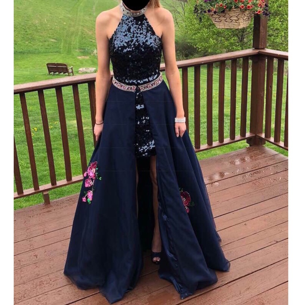 Opulence dress size 2 w/ detachable bottom